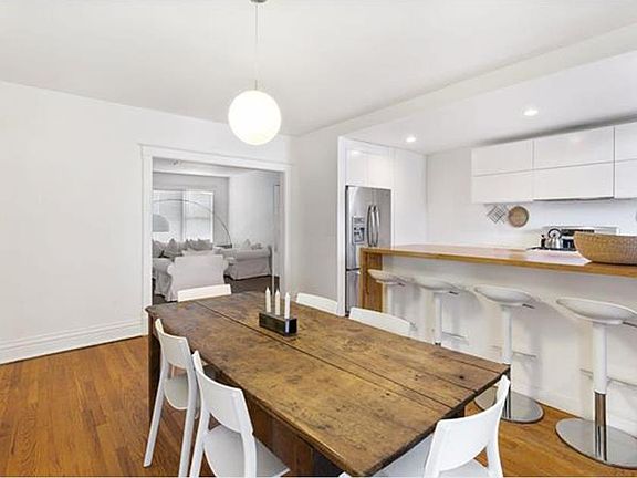 open kitchen/dining with an island