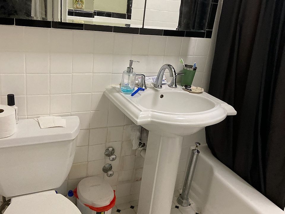 2nd image of 15315 60th Ave Floor 1