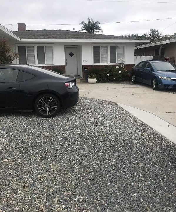 Large driveway, plenty of space for multiple cars