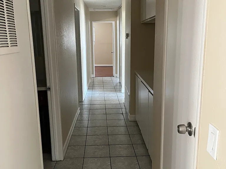 1848 W Home Ave — Photo 4