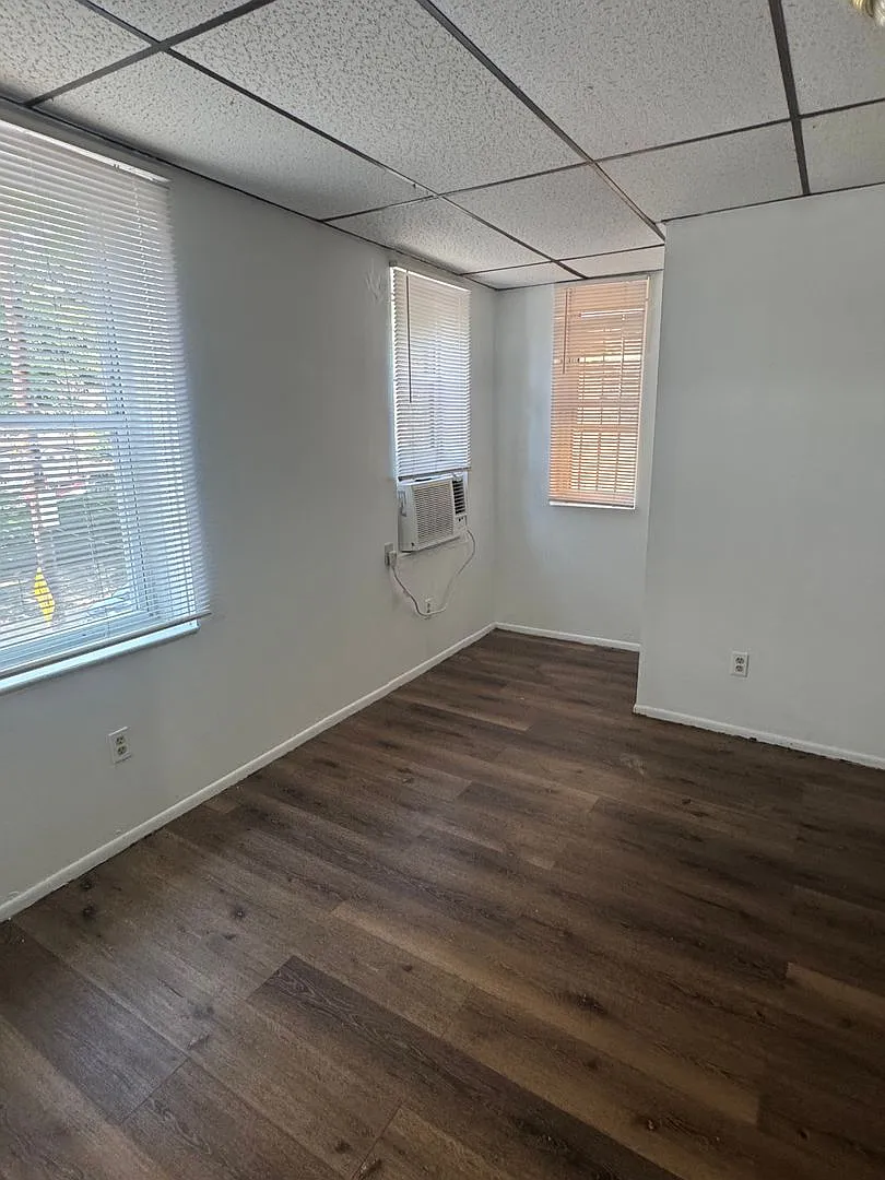 239 Amber St. — Photo 2