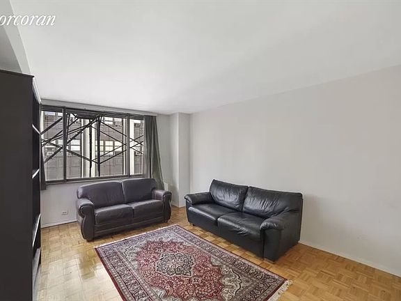 3rd image of 350 W 50th St APT 5U