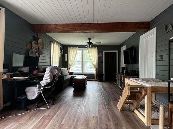 4th image of 3878 E Main St