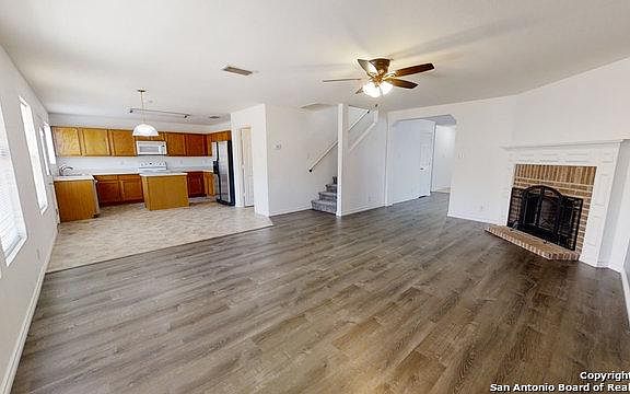3rd image of 11710 Oakbrooke Hl