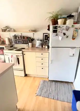 3rd image of 662 Gilmour St #2
