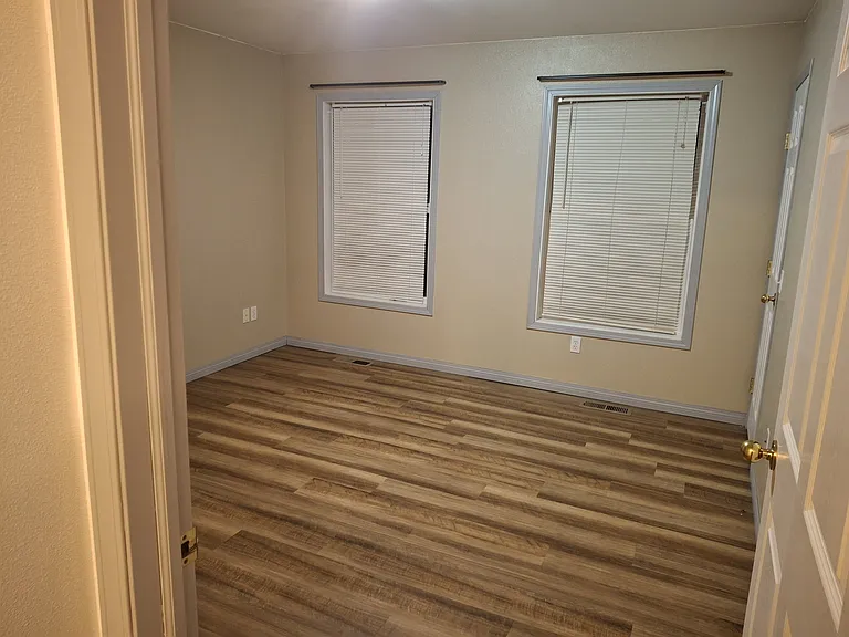 323 Bills Ln — Photo 5