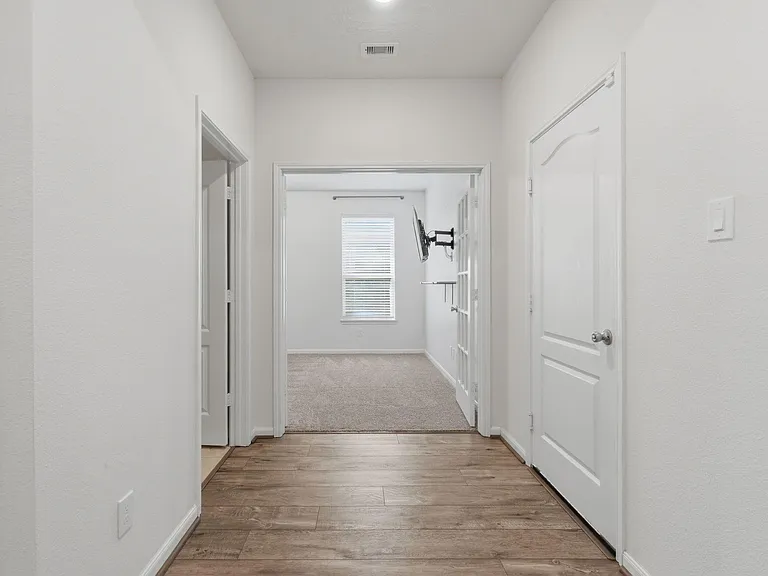 1140 Clonmore Ct — Photo 20