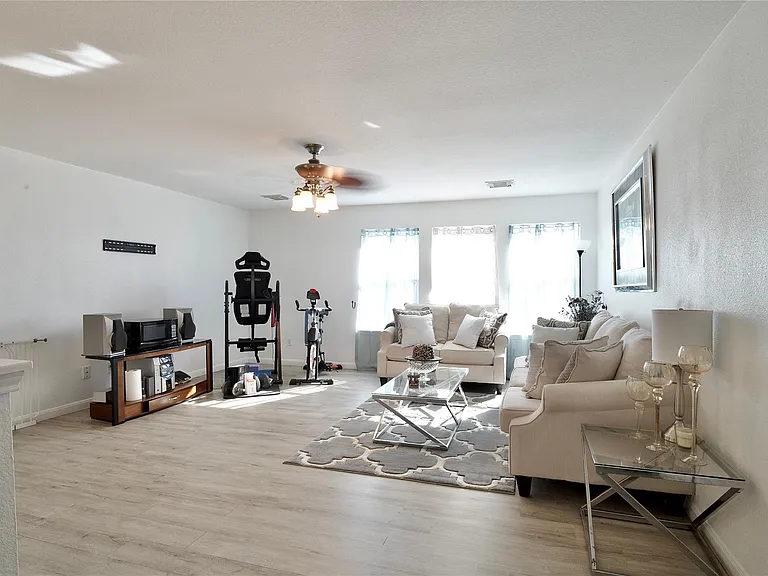 9503 Lerin Ln — Photo 32