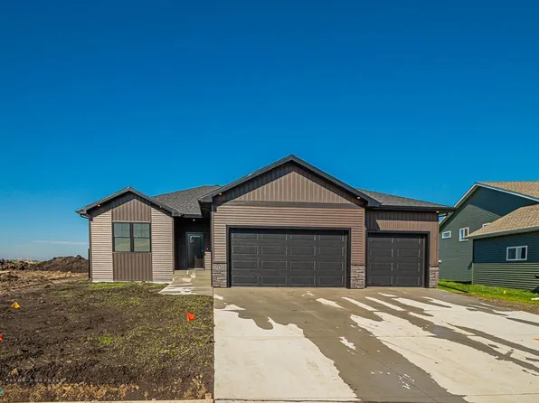 1240 Marlys Dr W, Fargo, ND 58047