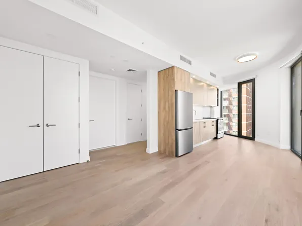 265 Lorimer Street image 2 of 23