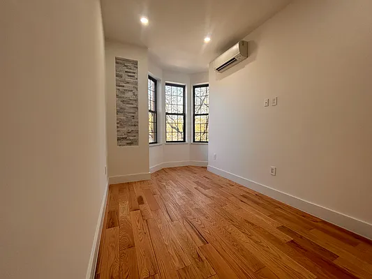 Rented by Fifth & Forever LLC | media 13