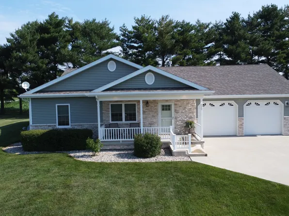 112 E North St, Crescent City, IL 60928