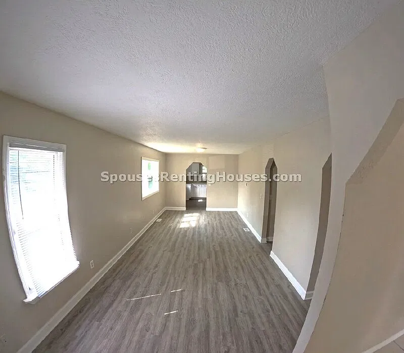 2 bed, 1.5 bath, $1,050 — Photo 2