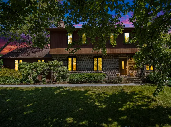 19453 Edinburgh Dr, South Bend, IN 46614