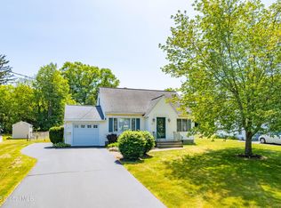 10 Harmon Rd, Glenville, NY 12302