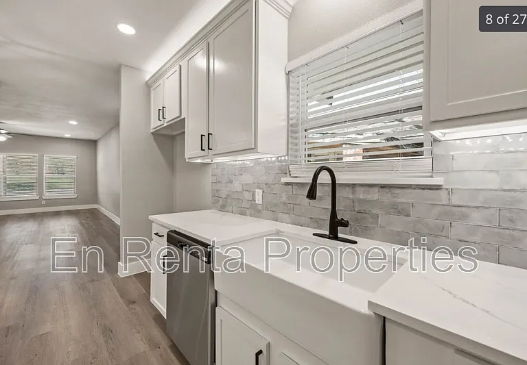 3329 Hemphill St — Photo 12