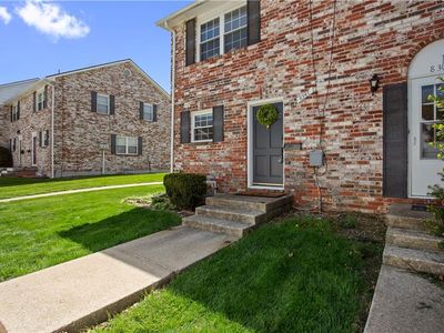 8347 Mackey St, Overland Park, KS, 66212