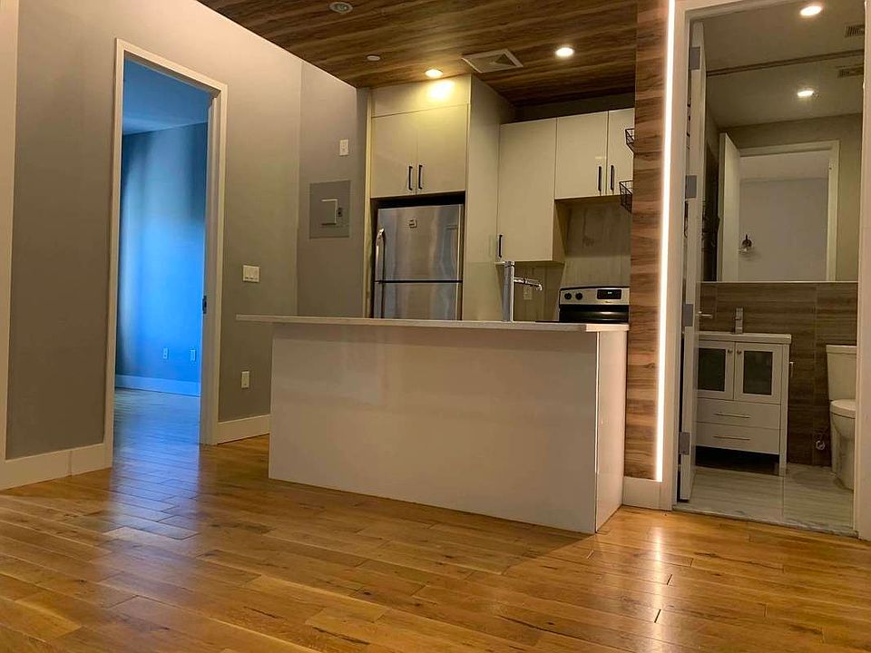 1st image of 482 Hancock St #3B