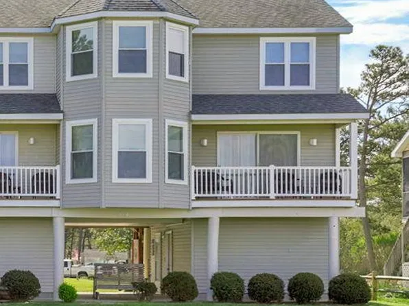 3064 Main St, Chincoteague Island, VA 23336