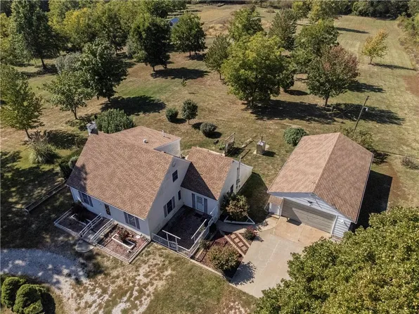 916 S Camden St, Richmond, MO 64085