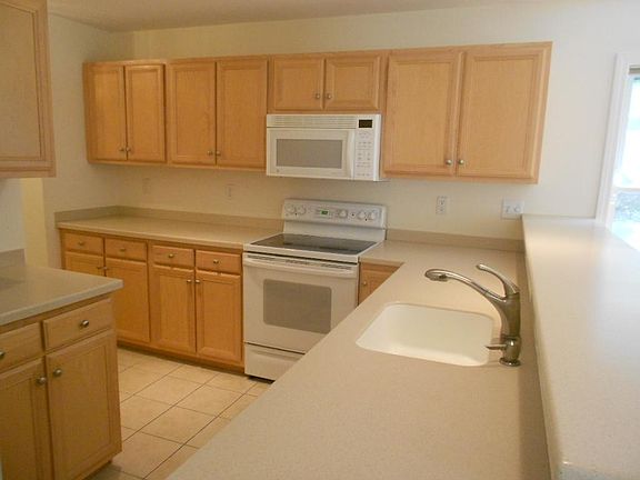 3rd image of 141 Lordvale Blvd #141