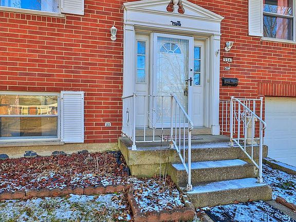 3rd image of 554 Covedale Ave