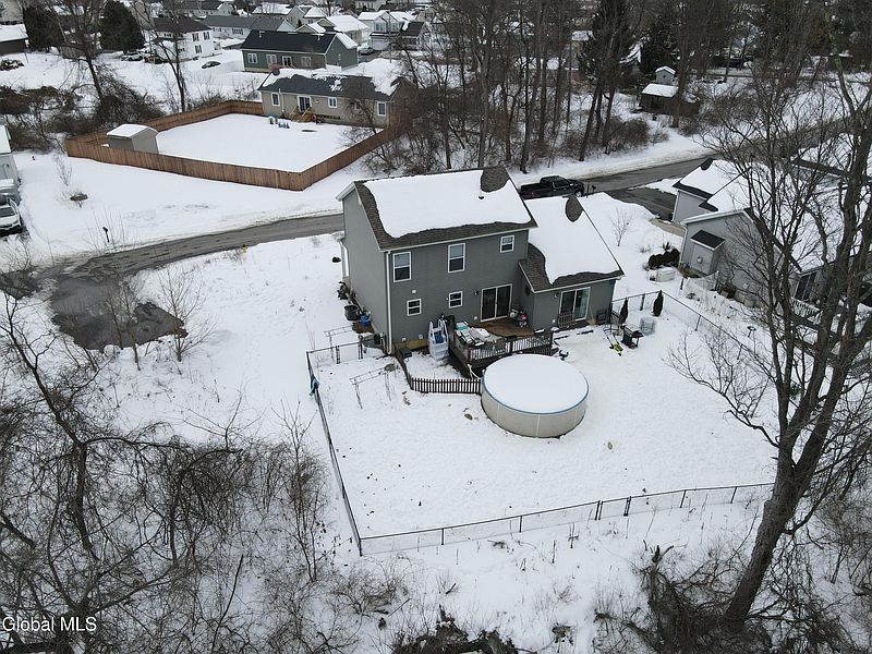 2nd image of 6 Feeder Bend