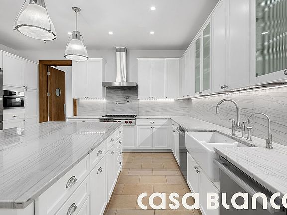 4th image of 60 Collister St APT 2B