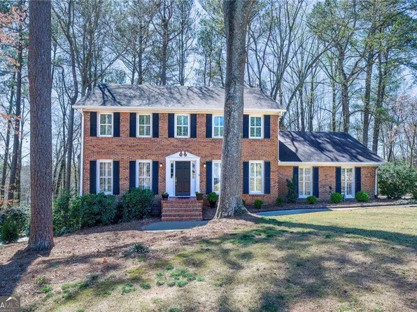 725 Glengary Way NE, Atlanta, GA 30342