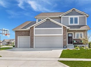 2015 Brodie St, Waukee, IA 50263