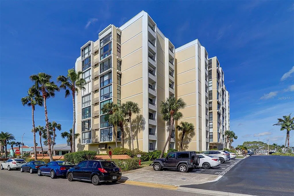 2 bed, 2.0 bath, 1260 sqft, $3,200 — Photo 1