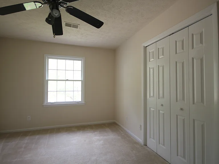 721 Greenleaf Dr — Photo 11