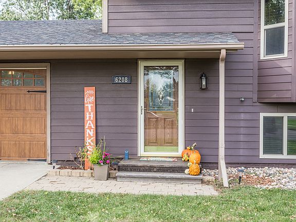 3rd image of 6208 W 61st St