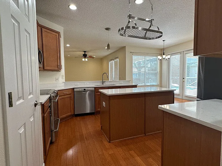 1653 Cherry Ridge Dr — Photo 86