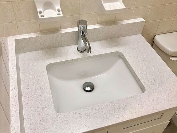 3rd image of 137 Woodland Ave APT 1