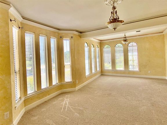 2nd image of 5 Eagles Aerie Ct