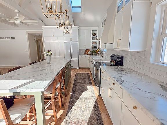 4th image of 9315 Tyler Rd