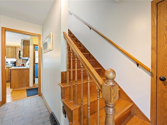 2nd image of 3884 Nottingham Ave