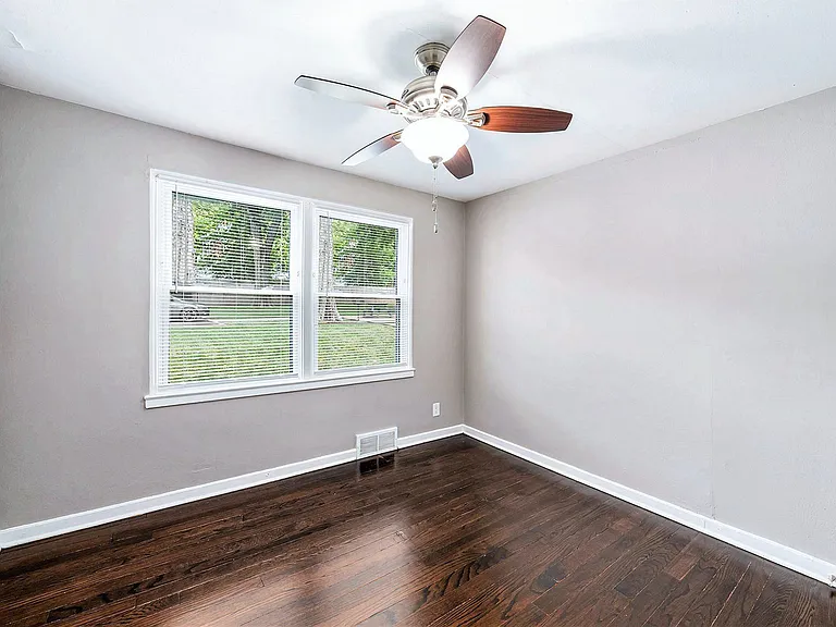 Manor Ridge Apartments — Photo 9