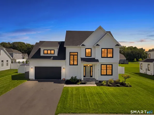 78 Oakwood Circle, Plainville, CT 06062