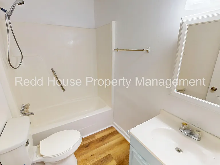 600 Howell St — Photo 11