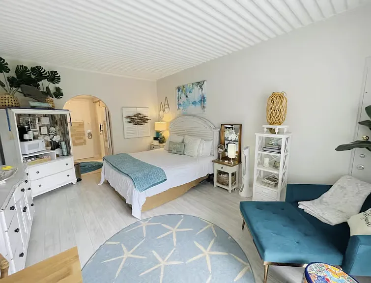Studio, 550 sqft, $1,300 — Photo 3