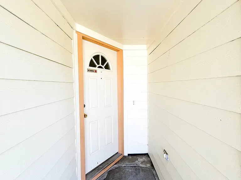 1504 Jefferis Ave — Photo 2
