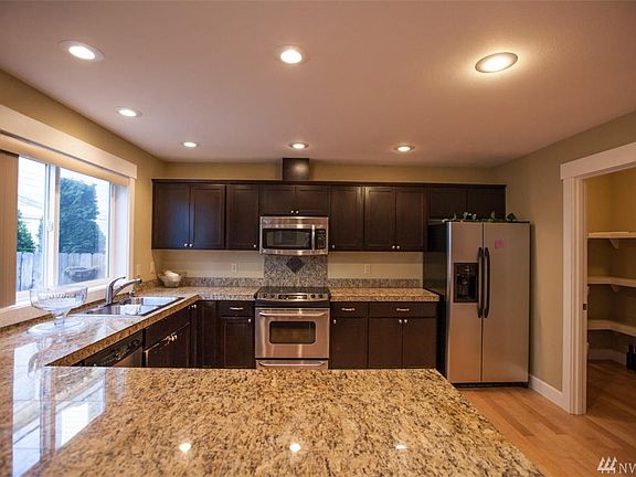 3rd image of 100B Vineyard Ln