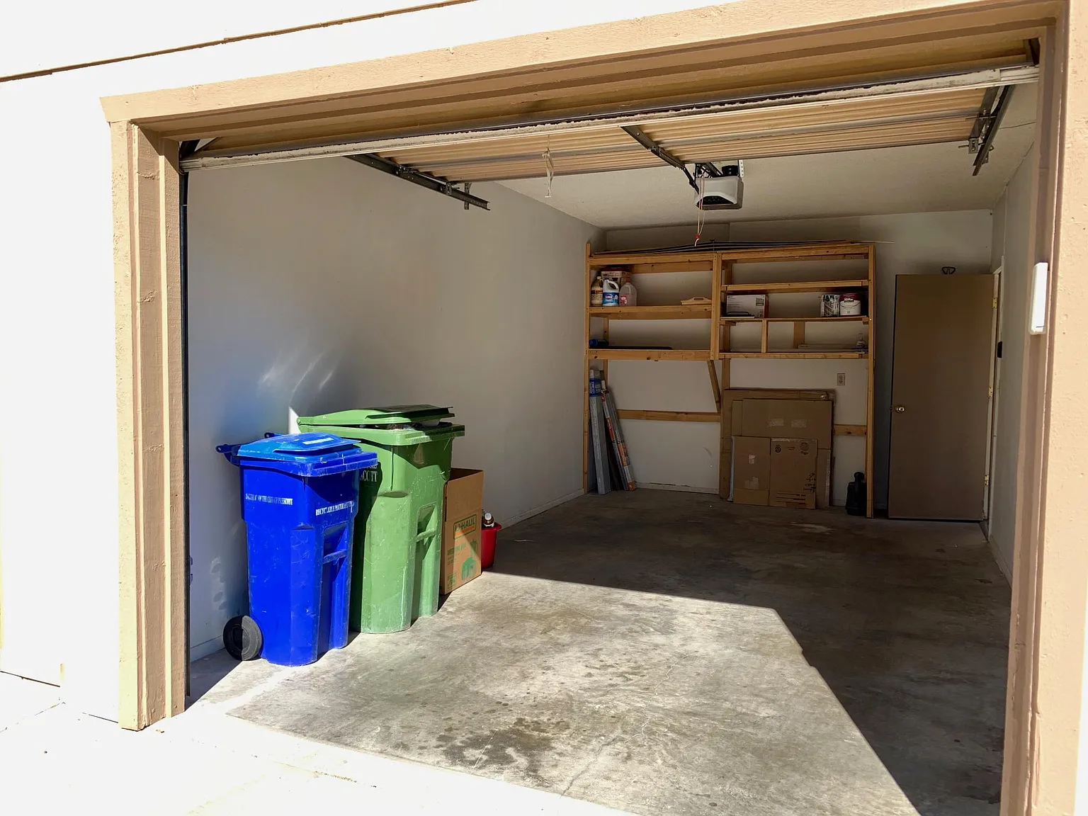2 bed, 1.5 bath, 954 sqft, $1,695 — Photo 3