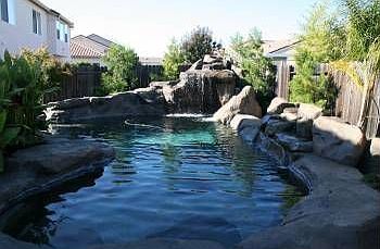 3rd image of 124 Brookwater Ct