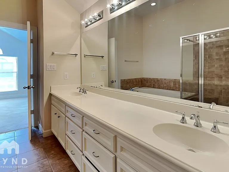648 Westcross St #805 — Photo 7