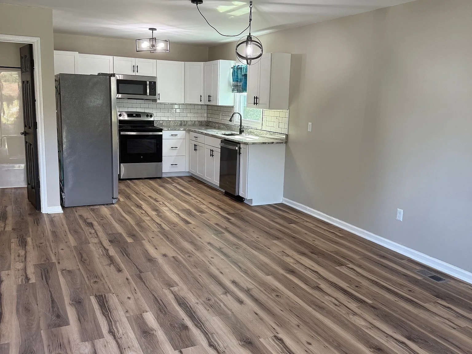 3 bed, 1568 sqft, $1,650 — Photo 2