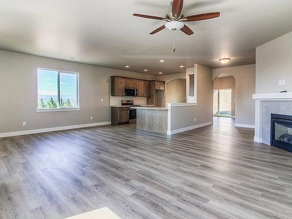 3rd image of 306 N 90th Ave