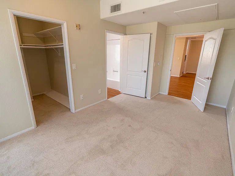 114 North Doheny Drive — Photo 24